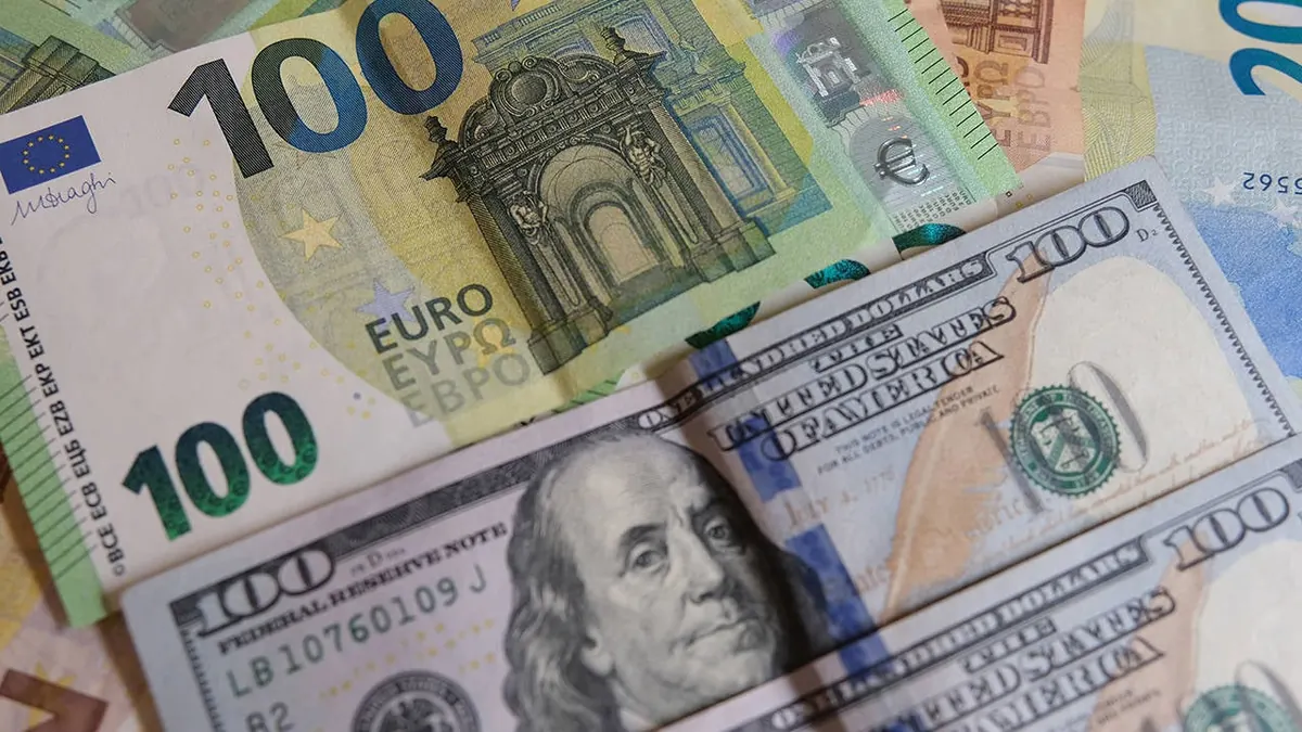為替は活発に始まる：ドル上昇、ユーロ下落