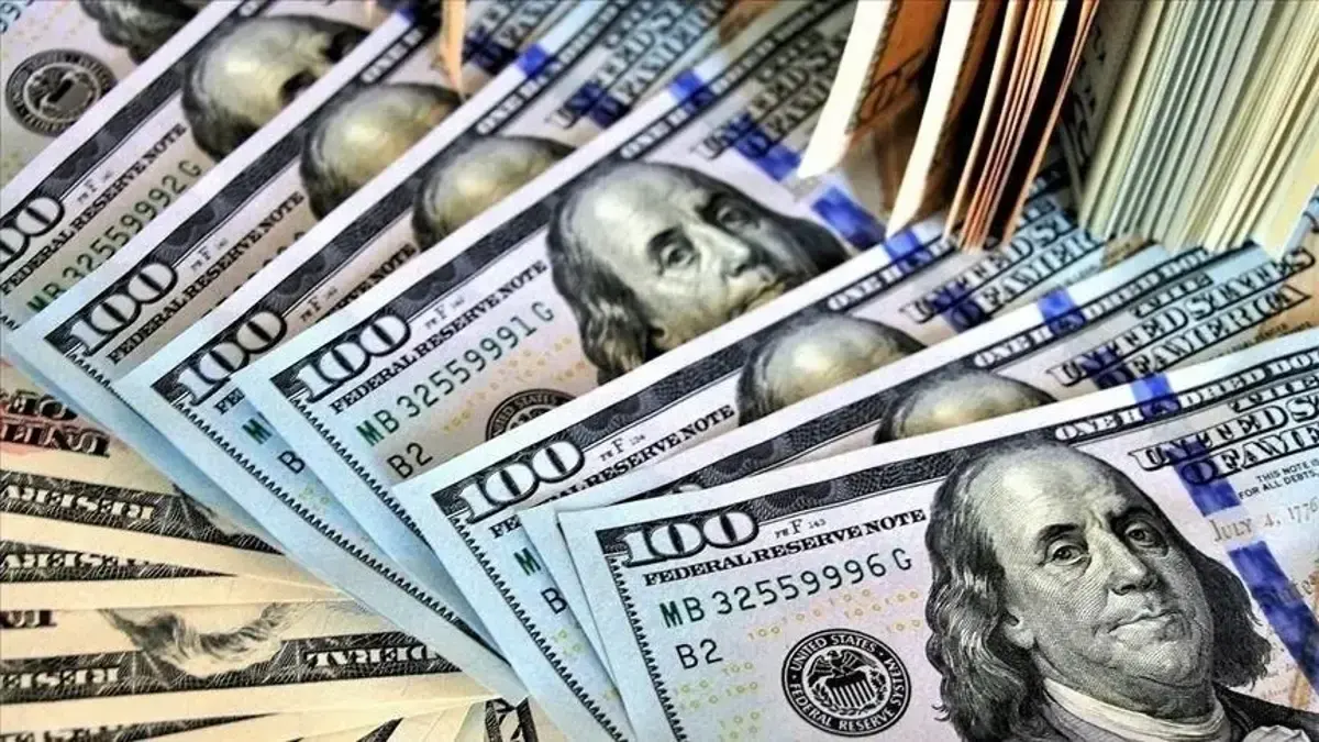 ドル安で新興国市場に資金シフト、金価格も上昇