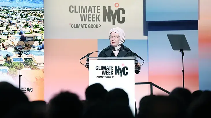 エミネ・エルドアン氏、NY気候週間で「自然との関係を尺度と正義の上に築くべき」