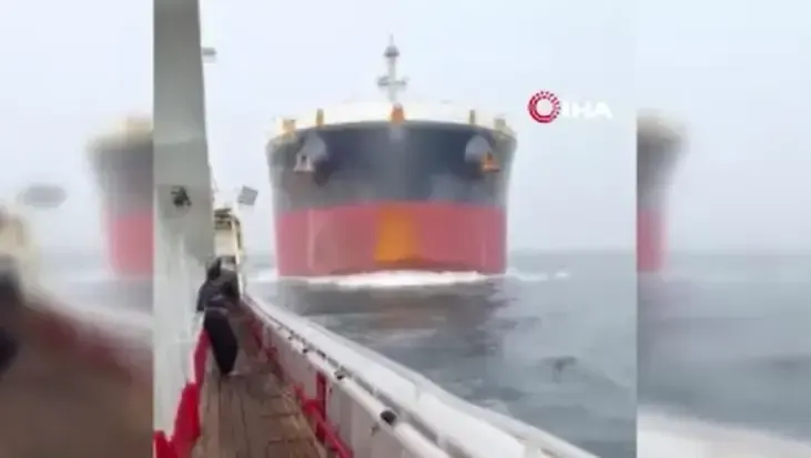 シンガポール沖で貨物船と漁船が衝突