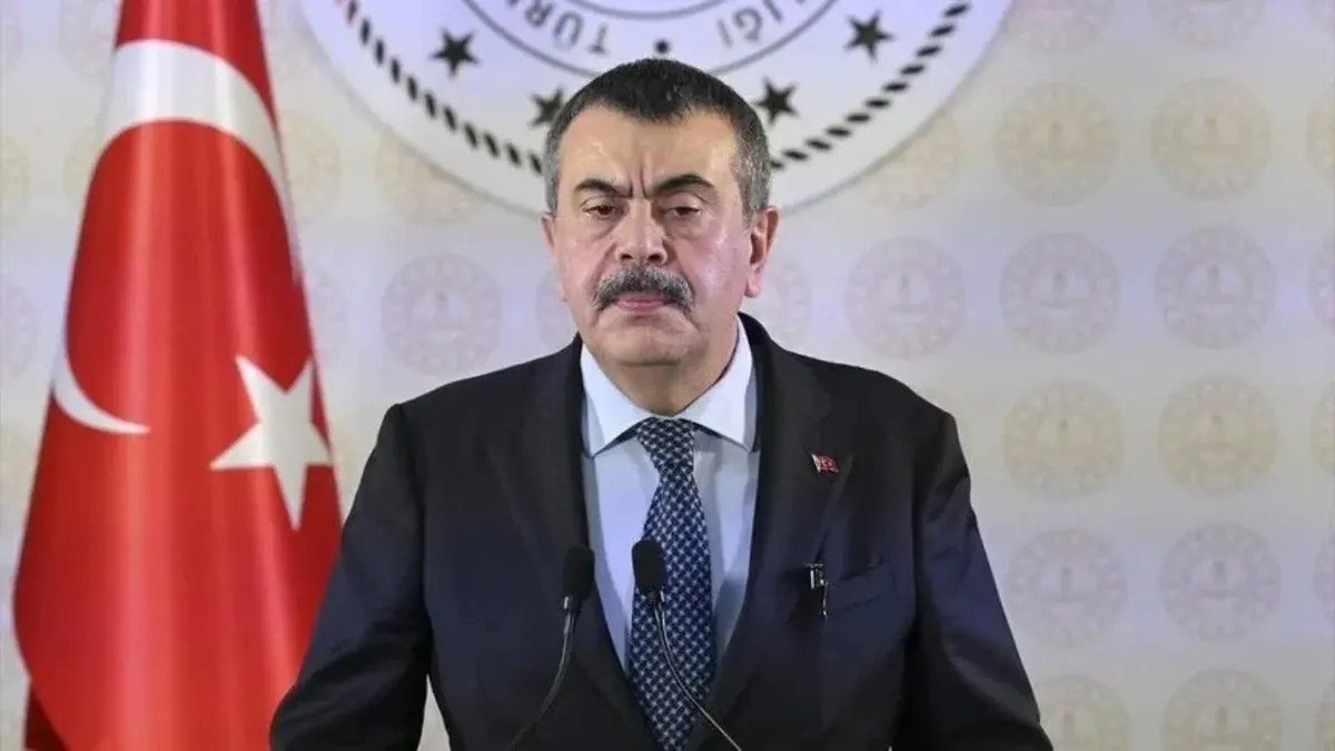 トルコ教育相、中間休暇の廃止可能性を示唆