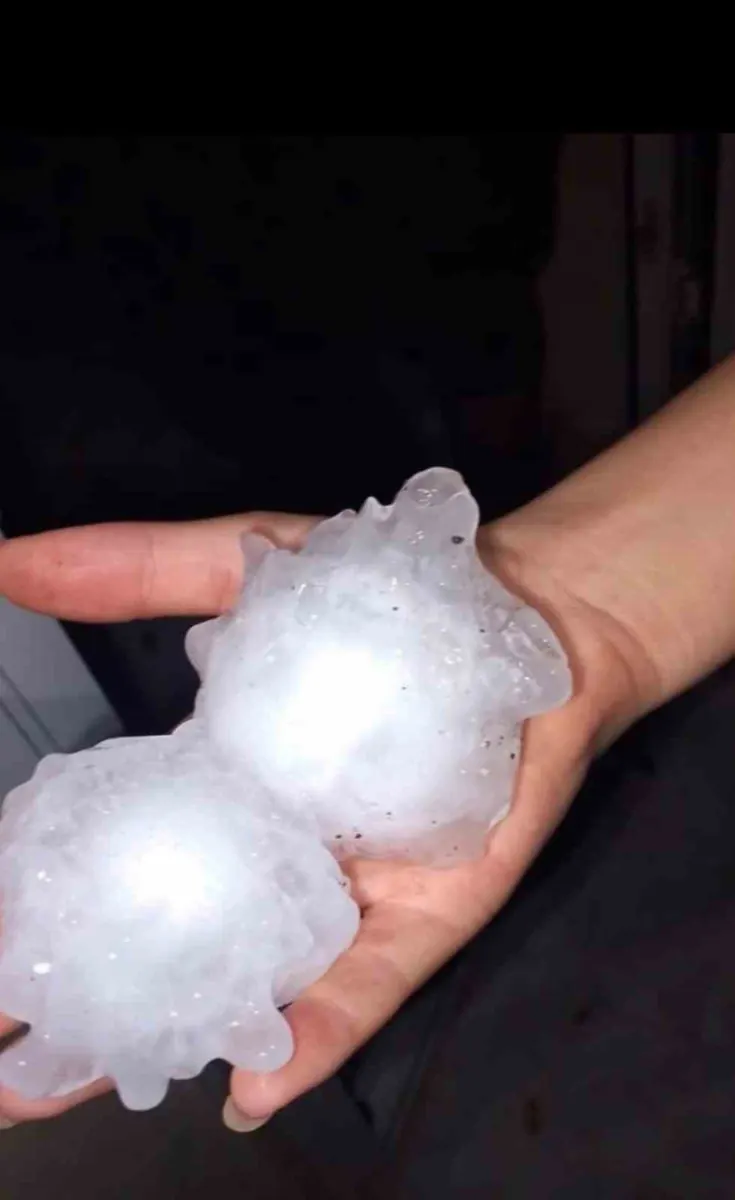 アダナで拳大の雹が農地に被害